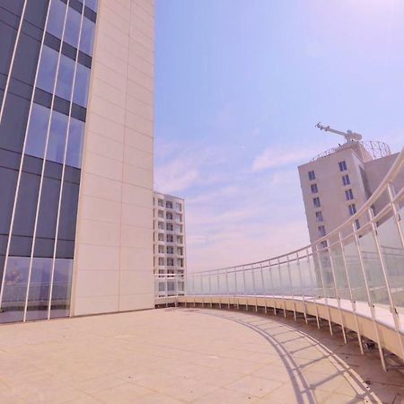 33Rd Floor Luxury Apartment Spa & Fitness スコピエ エクステリア 写真
