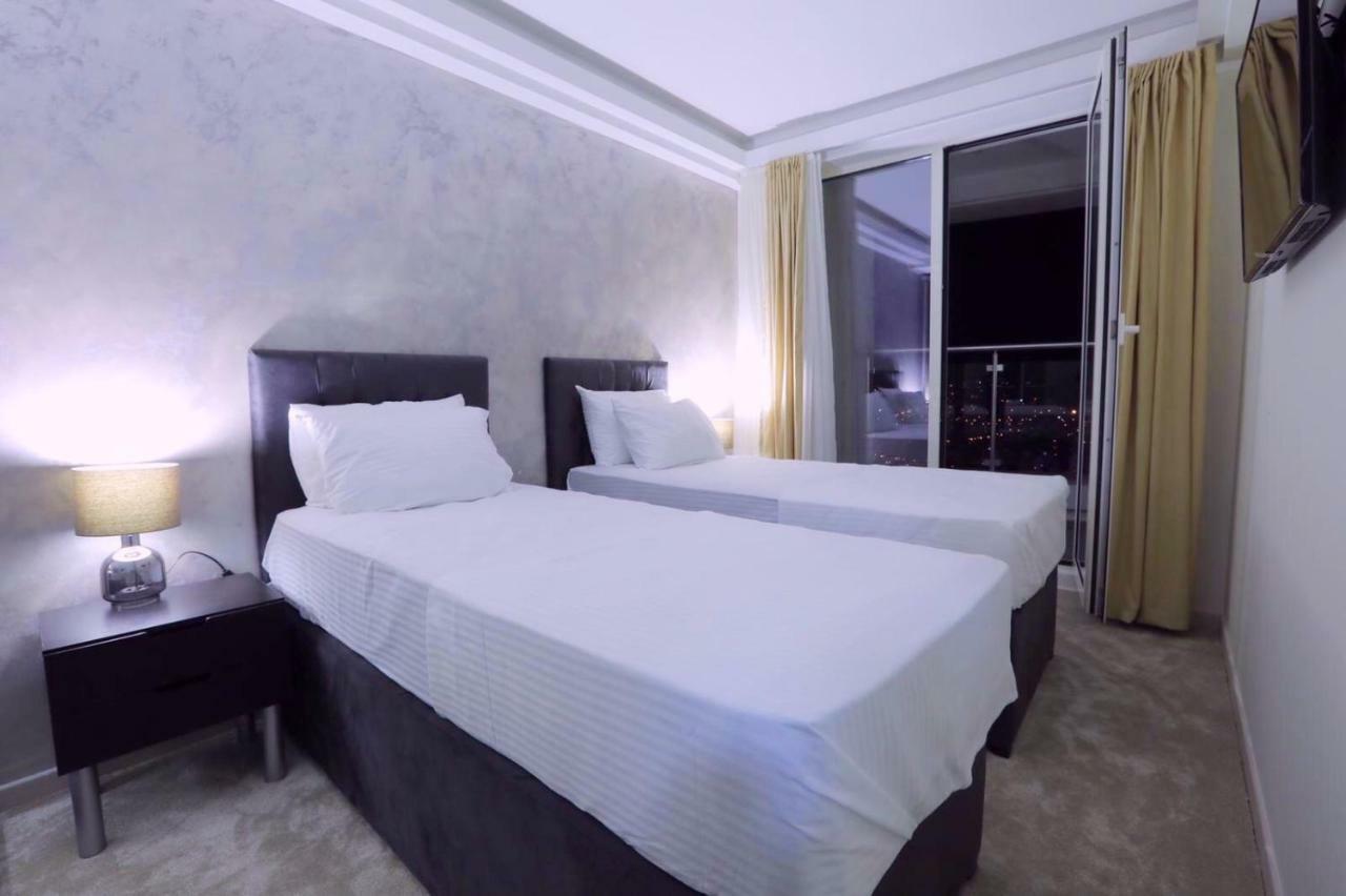 33Rd Floor Luxury Apartment Spa & Fitness スコピエ エクステリア 写真