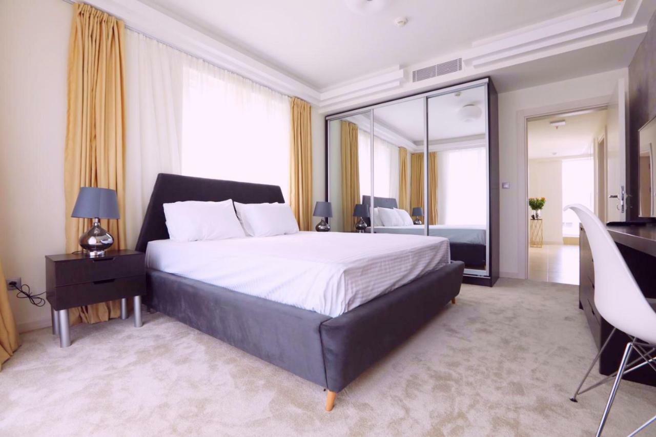 33Rd Floor Luxury Apartment Spa & Fitness スコピエ エクステリア 写真
