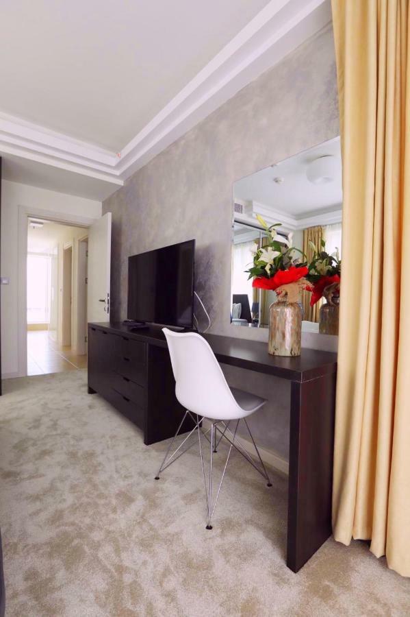 33Rd Floor Luxury Apartment Spa & Fitness スコピエ エクステリア 写真
